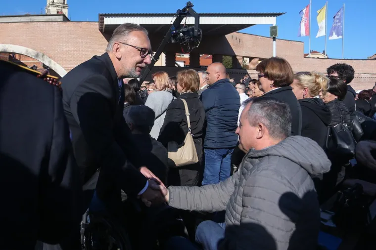 Na vojnom hodočašću u Mariji Bistrici tisuće vojnika, policajaca i branitelja, među njima i Kolinda Grabar Kitarović