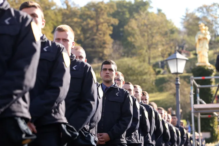 Na vojnom hodočašću u Mariji Bistrici tisuće vojnika, policajaca i branitelja, među njima i Kolinda Grabar Kitarović