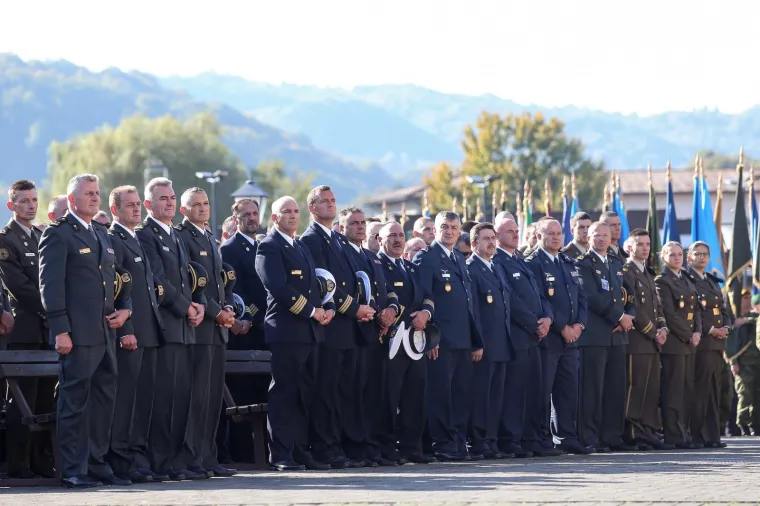 Na vojnom hodočašću u Mariji Bistrici tisuće vojnika, policajaca i branitelja, među njima i Kolinda Grabar Kitarović