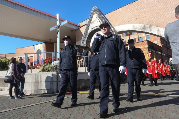 Na vojnom hodoča&scaron;ću u Mariji Bistrici tisuće vojnika, policajaca i branitelja, među njima i Kolinda Grabar Kitarović