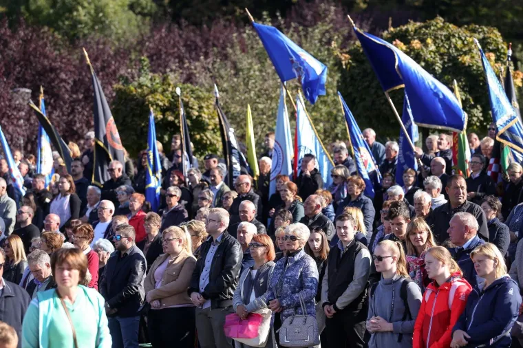 Na vojnom hodoča&scaron;ću u Mariji Bistrici tisuće vojnika, policajaca i branitelja, među njima i Kolinda Grabar Kitarović