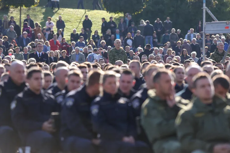 Na vojnom hodoča&scaron;ću u Mariji Bistrici tisuće vojnika, policajaca i branitelja, među njima i Kolinda Grabar Kitarović