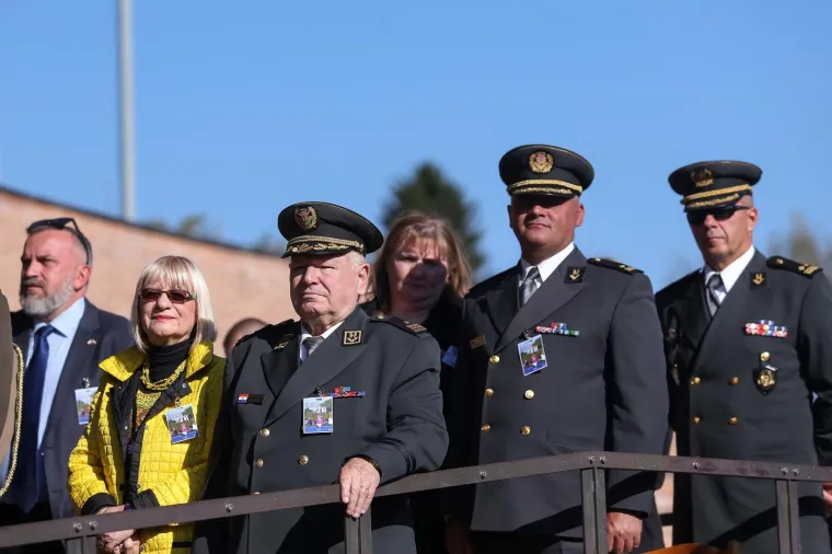 Na vojnom hodoča&scaron;ću u Mariji Bistrici tisuće vojnika, policajaca i branitelja, među njima i Kolinda Grabar Kitarović