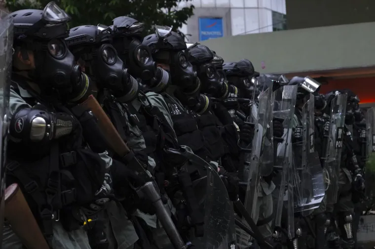 Rat na ulicama Hong Konga! Leti kamenje, suzavac i molotovljevi kokteli. Prosvjednici: 'Borit ćemo se do kraja!'