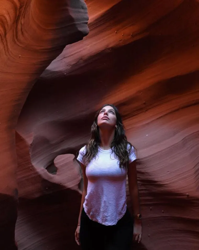 PRAVE SE NEVINE , ALI IM BA&Scaron; I NE IDE: Nitko nikad nije izgledao manje čedno u bijeloj majici