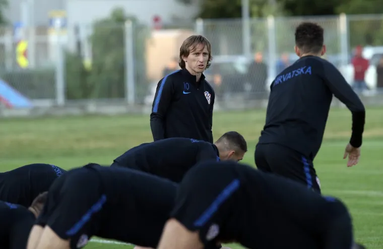 Lov na pobjedu protiv Mađarske: Vatreni se odradili prvi trening u Omi&scaron;u