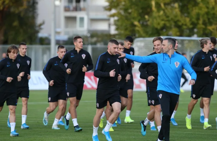 Lov na pobjedu protiv Mađarske: Vatreni se odradili prvi trening u Omi&scaron;u