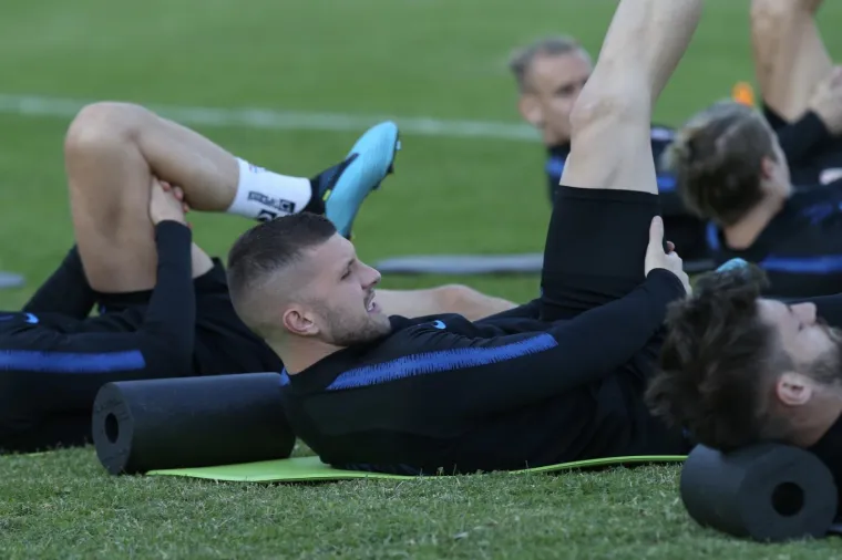 Lov na pobjedu protiv Mađarske: Vatreni se odradili prvi trening u Omi&scaron;u