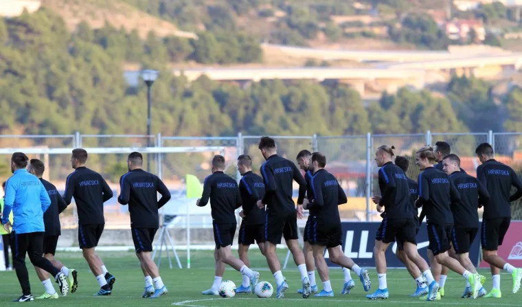 Lov na pobjedu protiv Mađarske: Vatreni se odradili prvi trening u Omi&scaron;u