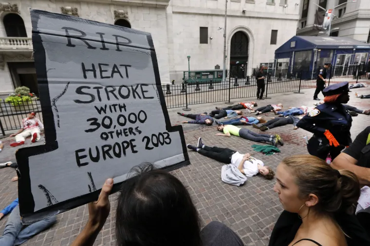 Tisuće klimatskih aktivista u ponedjeljak je iza&scaron;lo na ulice diljem svijeta i označilo početak dvotjednih prosvjeda kojima se traže hitne mjere
 za smanjenje emisija &scaron;tetnih plinova te spriječi ekolo&scaron;ka katastrofa