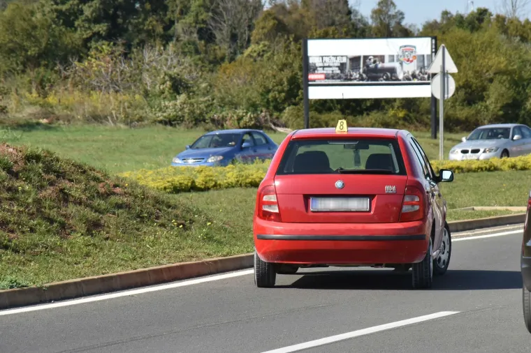 Teška nesreća u Puli: Autom naletio na pješakinju koja je prelazila cestu, preminula je u bolnici