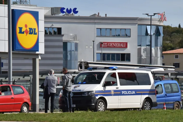 Teška nesreća u Puli: Autom naletio na pješakinju koja je prelazila cestu, preminula je u bolnici