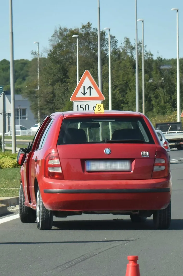 Teška nesreća u Puli: Autom naletio na pješakinju koja je prelazila cestu, preminula je u bolnici