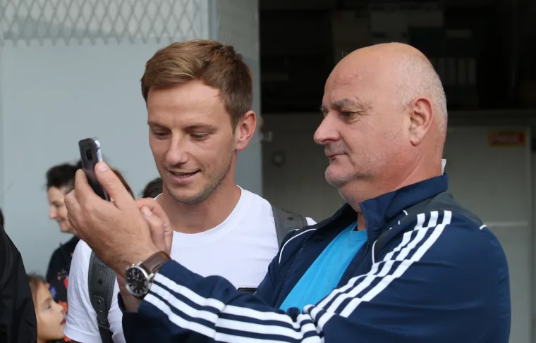 RAKETA POPUT KAKVE ROCK ZVIJEZDE: Plijeni pažnju gdje god se pojavi