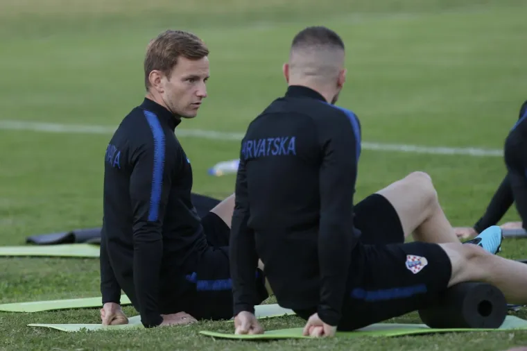 VATRENI ODRADILI PRVI TRENING U OMI&Scaron;U: Mađarska je u mislima