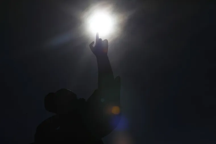 Ispred zgrade Županijskog suda u Splitu održan je mirni prosvjed građana zbog smrti Kristijana Vukasovića