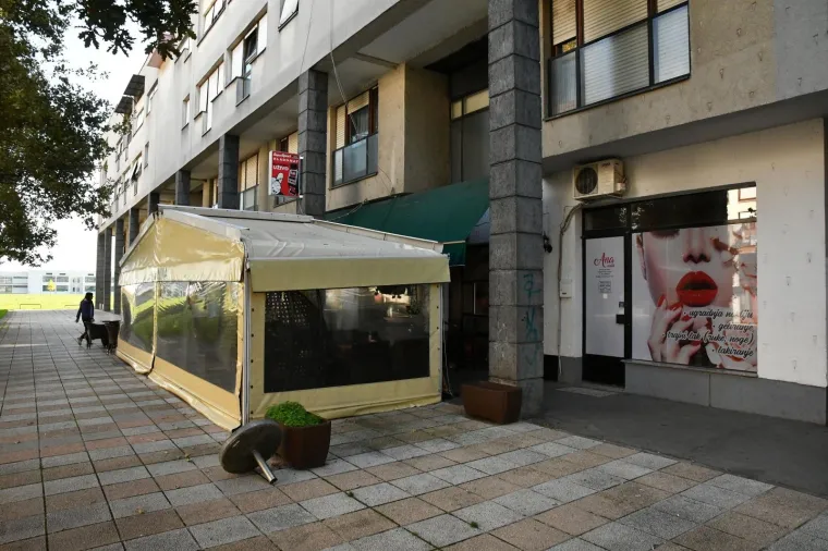 Policijski očevid ispred lokala gdje se pucalo već drugi put u manje od godinu dana