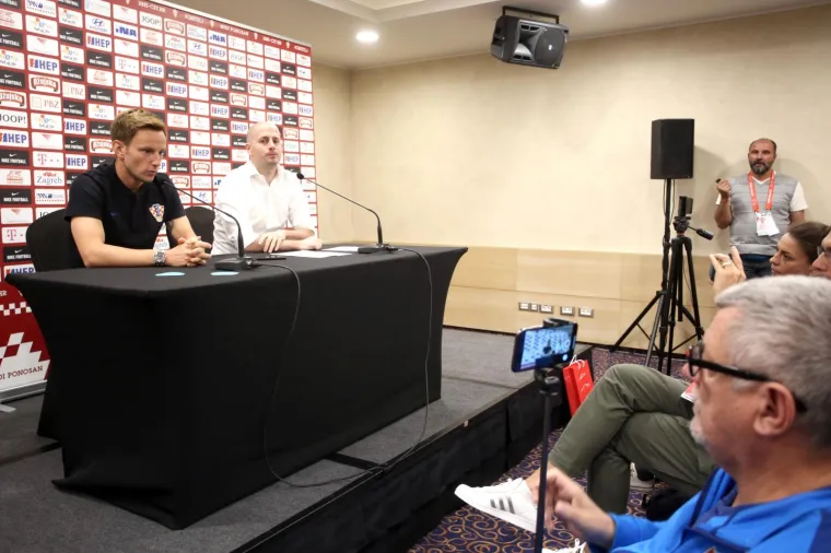 Novo pojačanje na Poljudu? Rakitić pozirao s Hajdukovim dresom