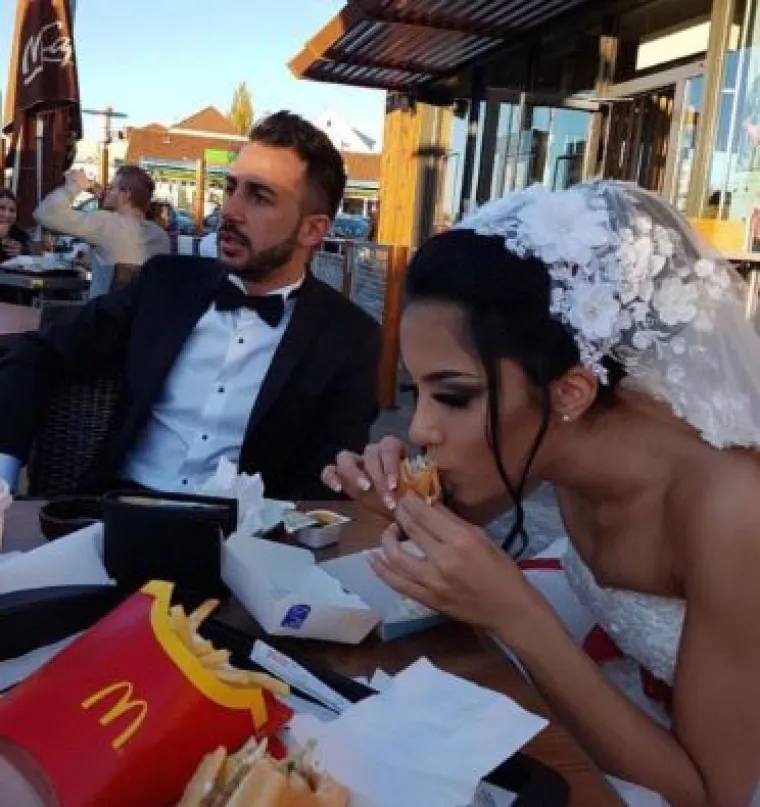 Za sve ljubitelje brze hrane: Pogledajte kako izgleda vjenčanje u McDonald'su