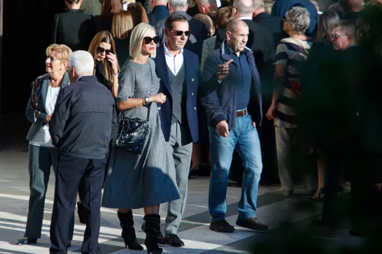 Tužna povorka u Splitu: Goran Ivani&scaron;ević u suzama ispratio sestru Srđanu