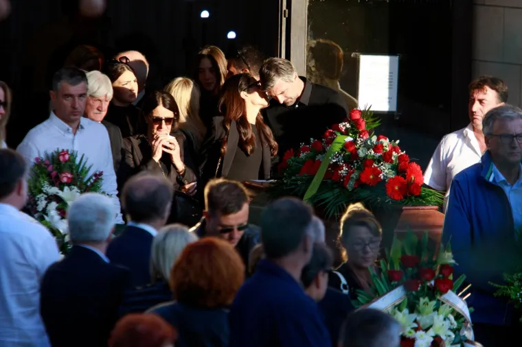 Tužna povorka u Splitu: Goran Ivani&scaron;ević u suzama ispratio sestru Srđanu