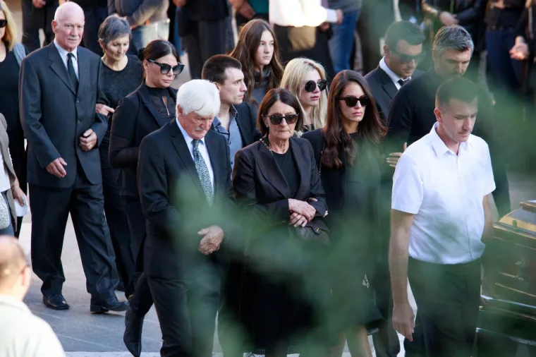 Tužna povorka u Splitu: Goran Ivani&scaron;ević u suzama ispratio sestru Srđanu