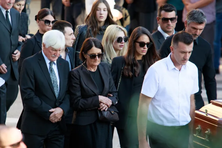 Tužna povorka u Splitu: Goran Ivani&scaron;ević u suzama ispratio sestru Srđanu