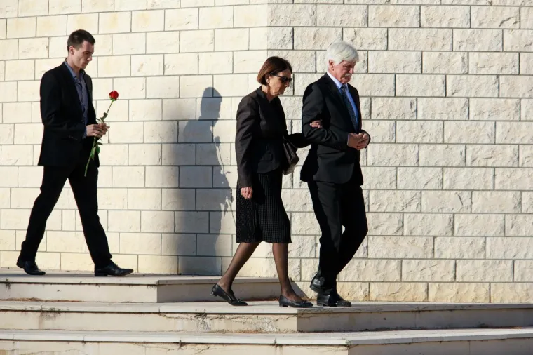 Tužna povorka u Splitu: Goran Ivani&scaron;ević u suzama ispratio sestru Srđanu