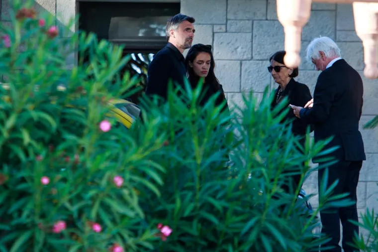 Tužna povorka u Splitu: Goran Ivani&scaron;ević u suzama ispratio sestru Srđanu