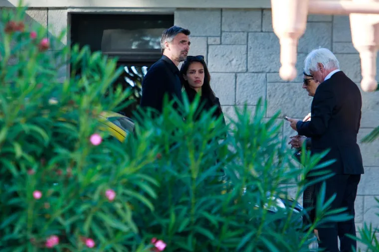 Tužna povorka u Splitu: Goran Ivani&scaron;ević u suzama ispratio sestru Srđanu