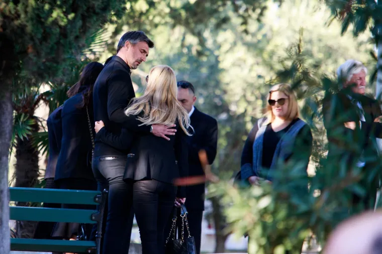 Tužna povorka u Splitu: Goran Ivani&scaron;ević u suzama ispratio sestru Srđanu