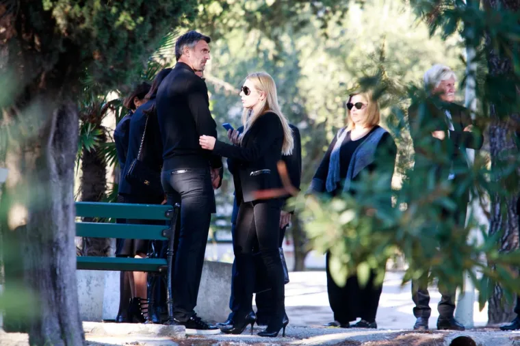 Tužna povorka u Splitu: Goran Ivani&scaron;ević u suzama ispratio sestru Srđanu