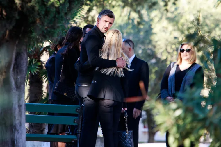 Tužna povorka u Splitu: Goran Ivani&scaron;ević u suzama ispratio sestru Srđanu