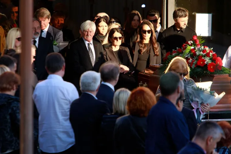 Tužna povorka u Splitu: Goran Ivani&scaron;ević u suzama ispratio sestru Srđanu