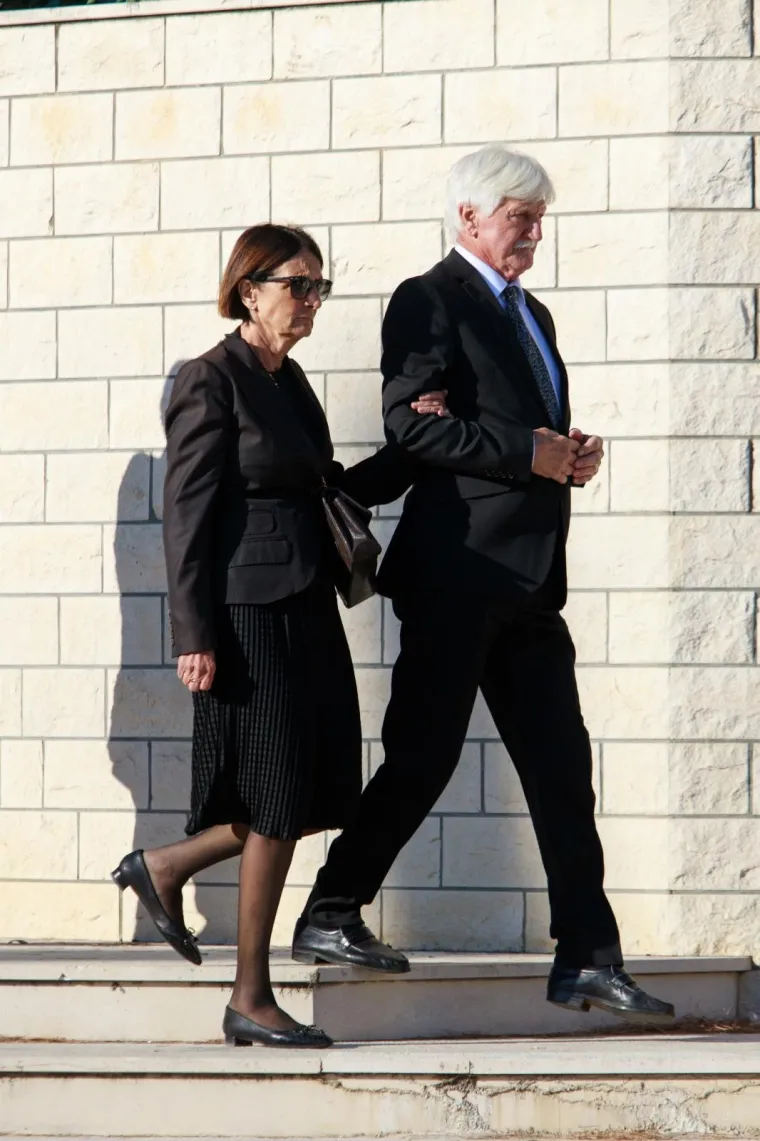 Tužna povorka u Splitu: Goran Ivani&scaron;ević u suzama ispratio sestru Srđanu