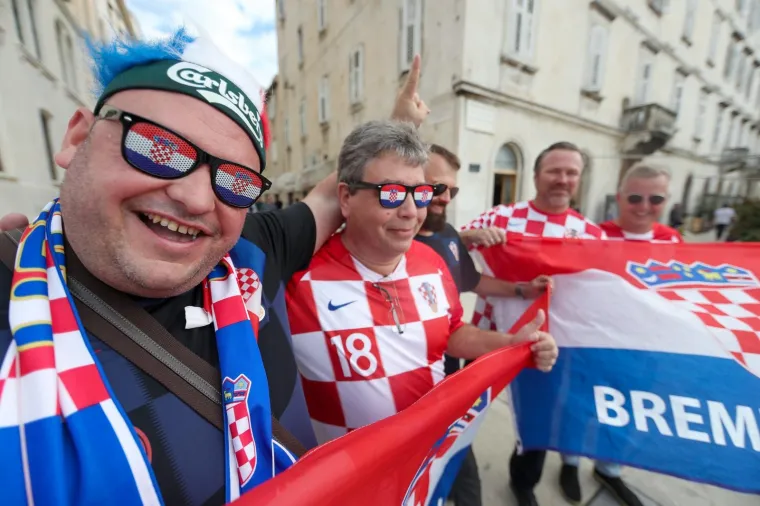 FOTO Kockice preplavile Rivu: Split okupirali navijači iz cijele Hrvatske