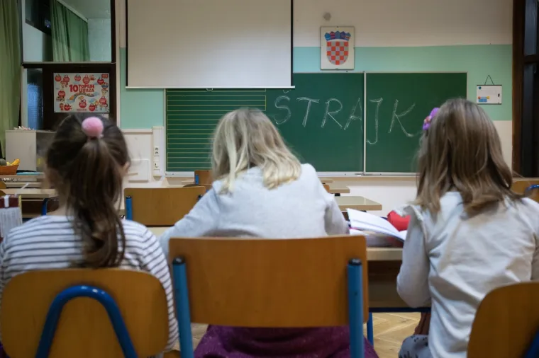Učitelji i nastavnici u &scaron;trajku! Pogledajte kako danas izgledaju &scaron;kole &scaron;irom Hrvatske