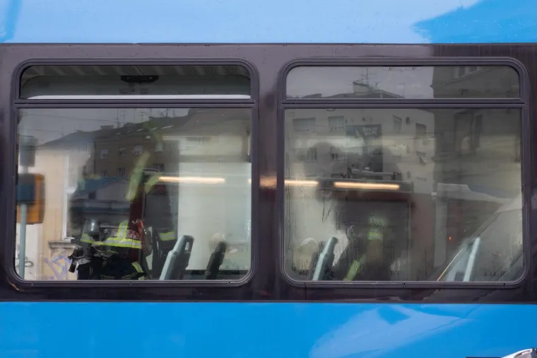 Gorjela zagrebačka 'petica': Požar u tramvaju, intervenirali vatrogasci!