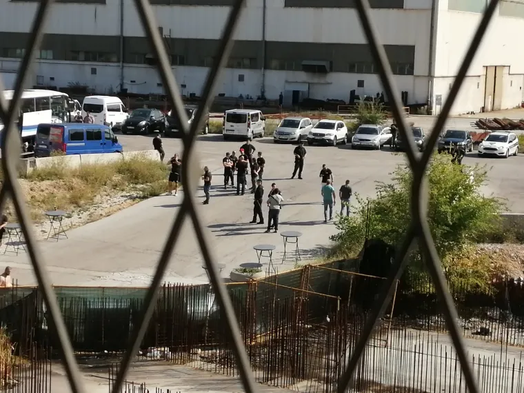 [FOTO] ZAVIRILI SMO U BAZU MAĐARSKIH NAVIJAČA: Glazba trešti na sve strane, pije se piva, a sve pod strogom policijskom prismotrom