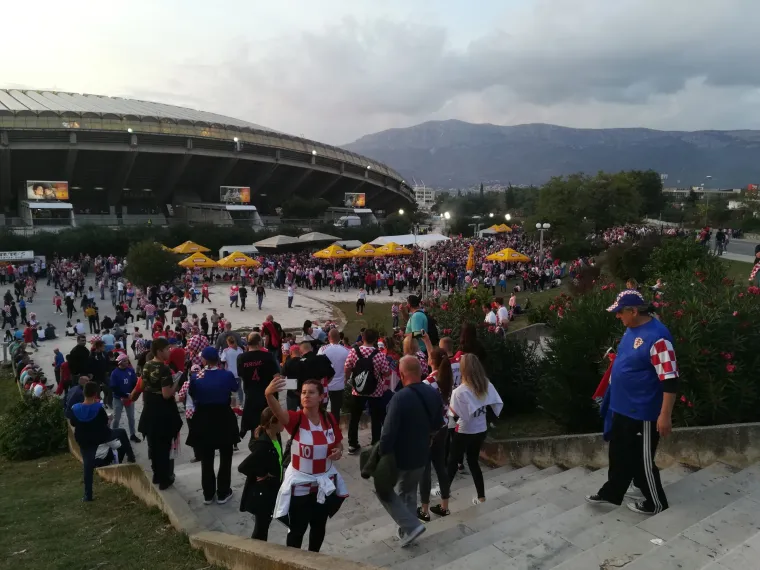 TISUĆE NAVIJAČA STIŽE NA POLJUD: Ovako izgleda ulaz na stadiona dva sata prije utakmice