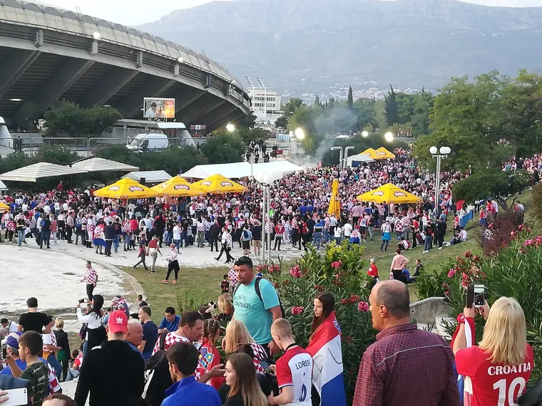 TISUĆE NAVIJAČA STIŽE NA POLJUD: Ovako izgleda ulaz na stadiona dva sata prije utakmice