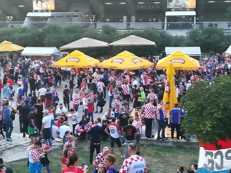 TISUĆE NAVIJAČA STIŽE NA POLJUD: Ovako izgleda ulaz na stadiona dva sata prije utakmice