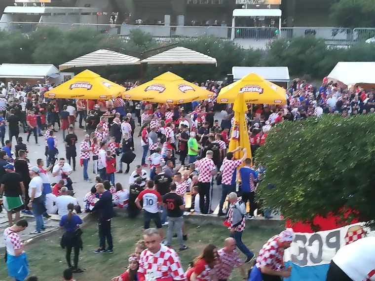 TISUĆE NAVIJAČA STIŽE NA POLJUD: Ovako izgleda ulaz na stadiona dva sata prije utakmice
