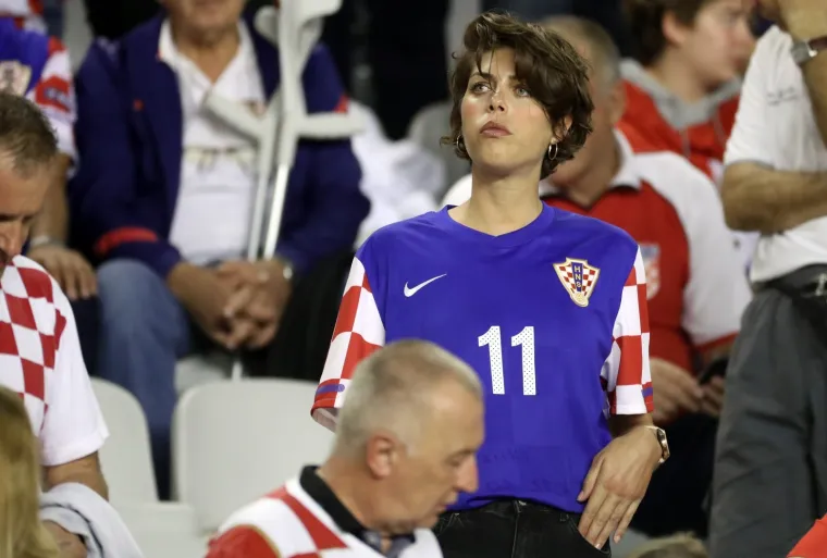 NAVIJAČI I DOBRO POZNATA LICA OKUPIRALI TRIBINE: Osjetite da&scaron;ak atmosfere s poljudske ljepotice