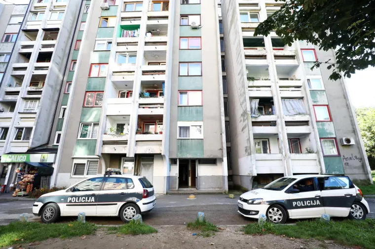 U tragediji koja je potresla BiH muškarac je zaklao ženu nakon čega se raznio bombom. Stradalo je i njihovo dijete