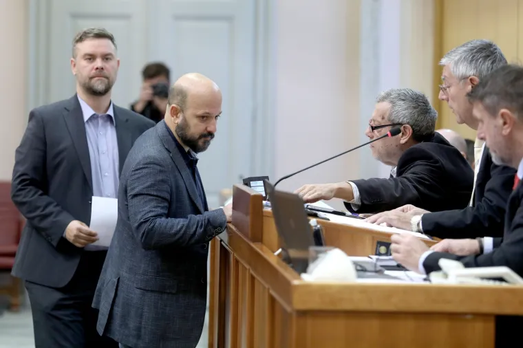 Sabornica je i danas prazna. Podsjetimo, jedan zastupnik nas godi&scaron;nje ko&scaron;ta vi&scaron;e od 620.000 kuna