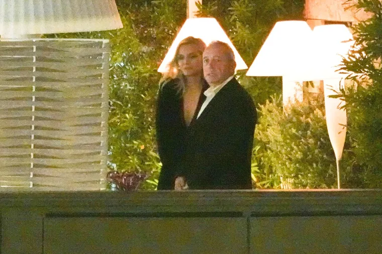 NOVA LJUBAV NA POMOLU? Michelle Pfeiffer na koktelu s tajanstvenim muškarcem