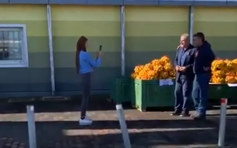 Tko je popularniji? Bandić posjetio Kristinu Mandarinu i pozirao joj za fotografiju