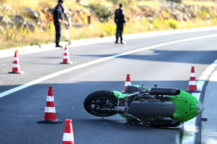 Crna subota na hrvatskim cestama: U sudaru s autom poginuo motociklist