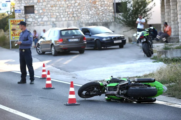 Crna subota na hrvatskim cestama: U sudaru s autom poginuo motociklist